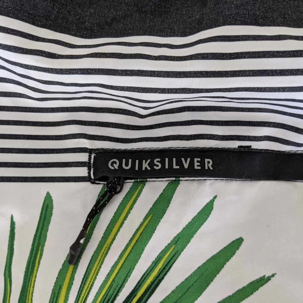 Quiksilver Board Shorts 32 - Picture 6 of 11